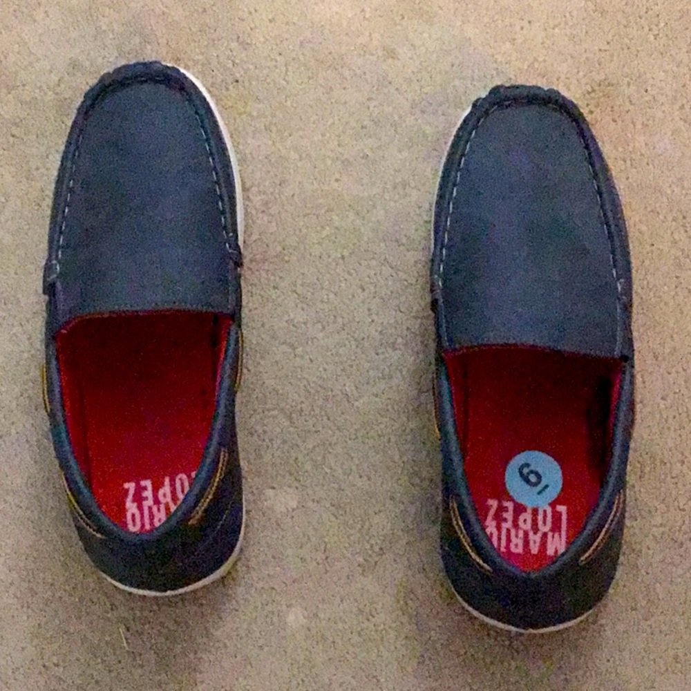 Boys size 6 shoes